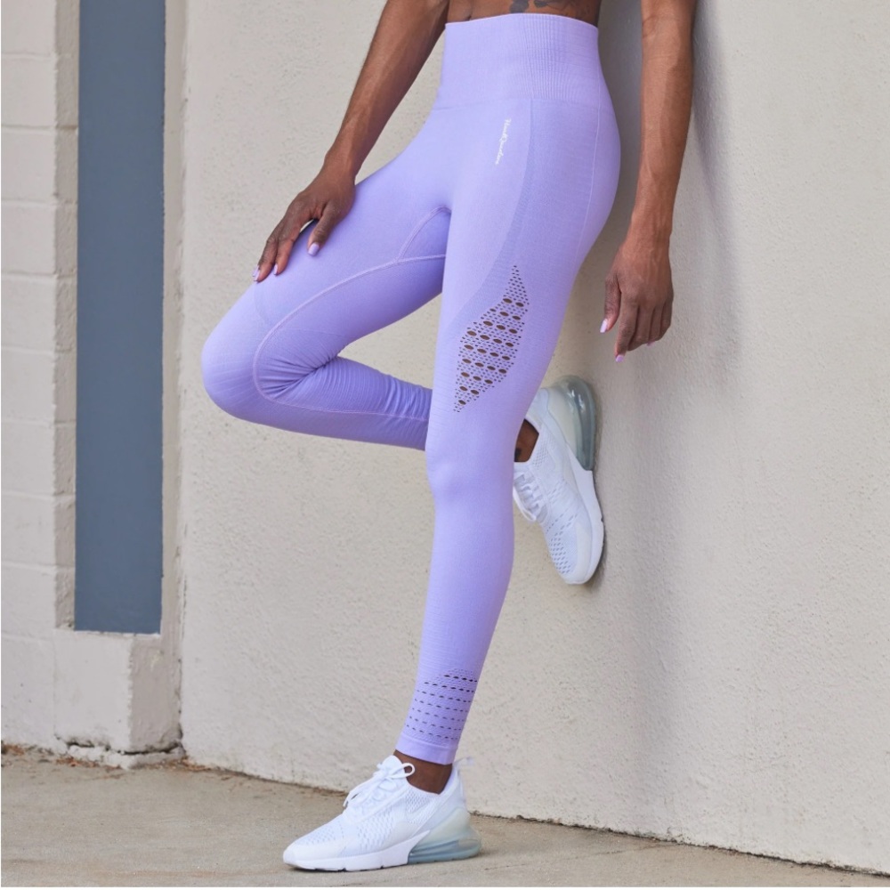 💜NWOT compression Leggins